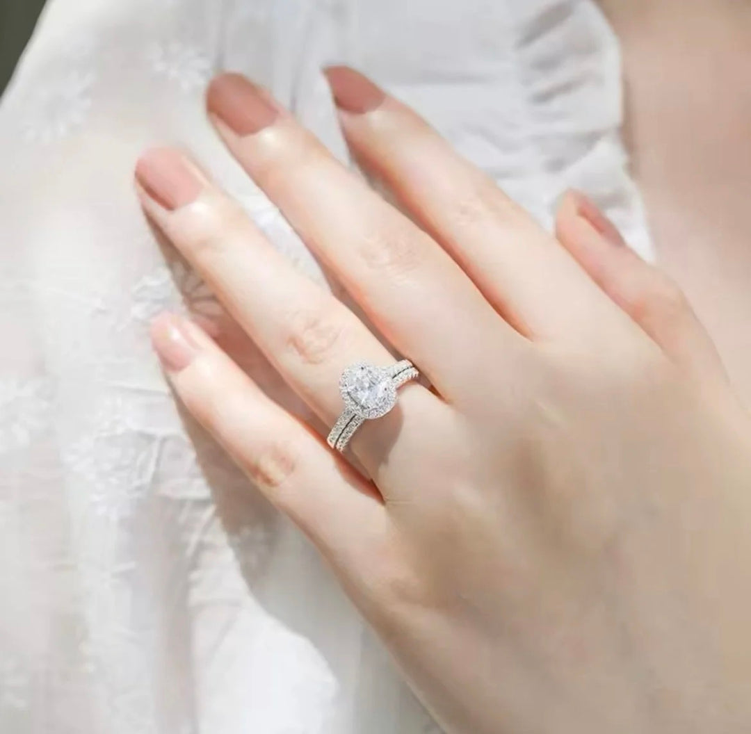 Oval Engagement Ring Set