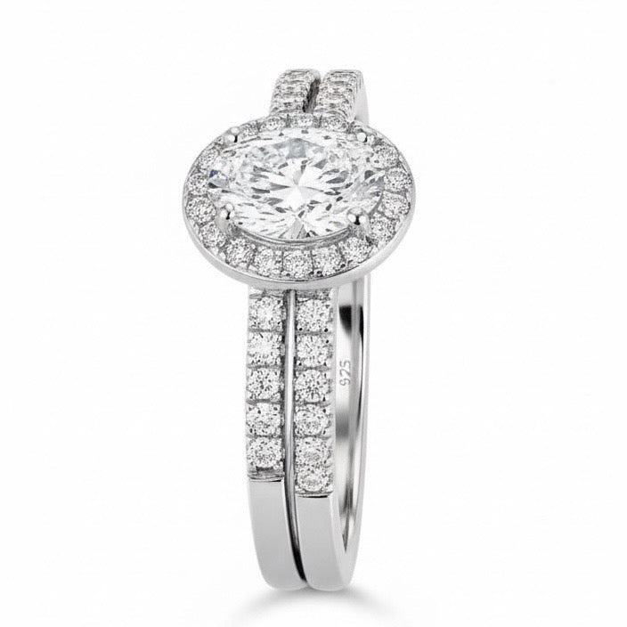 Oval Engagement Ring Set